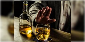 Read more about - অ্যালকোহলে চুমুক দিলে এই ব্যক্তিদের মৃত্যু ভয় বেড়ে যায়
