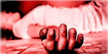 Read more about - নিউ মার্কেটের এক হোটেলে মিলল ৩ জনের মৃতদেহ, পৌঁছলো ফরেনসিক টিম ও হোমিসাইড শাখা