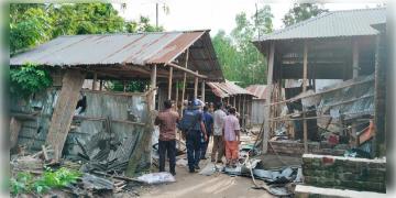 Read more about - Bangladesh | ওপার বাংলায় ফের হিন্দু নির্যাতন, ১২০০ জনের বিরুদ্ধে দায়ের মামলা