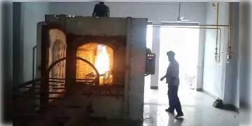 Read more about - কলকাতাতে চালু হচ্ছে লন্ডনের ধাঁচে ডবল-ডেকার ইলেকট্রিক চুল্লি! পশুদের সৎকারের জন্যও চুল্লি প্রস্তুত।