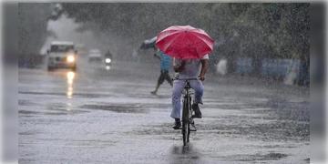 Read more about - Weather Update | কাঠফাটা রোদ থেকে রেহাই, সপ্তাহজুড়ে ঝড়-বৃষ্টির পূর্বাভাস গোটা রাজ্যে!
