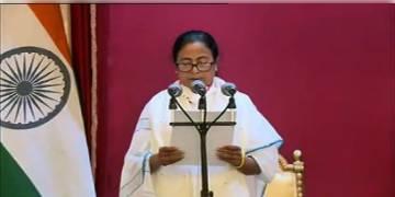 Read more about - বুধবার তৃতীয়বার এর জন্য মুখ্যমন্ত্রী হিসেবে শপথ নিলেন মমতা বন্দ্যোপাধ্যায়