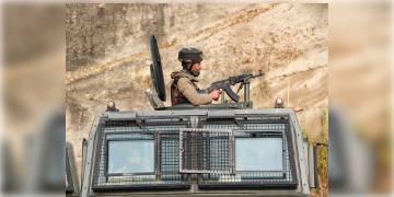 Read more about - জম্মু ও কাশ্মীরের পুঞ্চ জেলায় নিয়ন্ত্রণ রেখায় ভারতের পাল্টা জবাবে হত পাঁচ পাক সেনা, জখম তিন।  