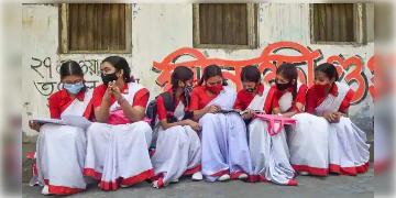 Read more about - উচ্চ মাধ্যমিক পরীক্ষা ঘিরে ধোঁয়াশা, পরীক্ষকদের সময়সূচির সঙ্গে মিলছে না পরিবর্তিত রুটিন!