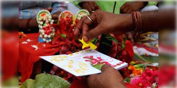 Read more about - Noboborsho | রাত পোহালেই শুরু বাংলা নববর্ষ, পয়লা বৈশাখে কখন করবেন লক্ষ্মী-গণেশের পুজো? জানুন শুভ তিথি-সময়!