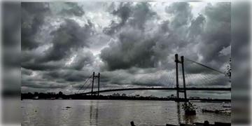 Read more about - WB Weather | ঝড়-বৃষ্টিতে একধাক্কায় কমলো প্রায় ৬ ডিগ্রি তাপমাত্রা, রবিবার পর্যন্ত একই  রমক থাকবে আবহাওয়া!