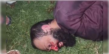 Read more about - Bardhaman | বাবা-মাকে খুন করে মাদ্রাসায় ঢুকে ধারালো অস্ত্র দিয়ে এলোপাথাড়ি কোপ! অভিযুক্ত বি.টেক পাশ সিভিল ইঞ্জিনিয়ার!