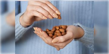 Read more about - Almond Badam | দিনে কয়েকটা আমন্ড খেলেই উন্নত হবে শারীরিক-মানসিক-ত্বক ও চুলের স্বাস্থ্য! তবে আমন্ডের উপকারিতা পেতে তা খেতে হবে সঠিক উপায়ে!