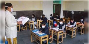 Read more about - শিক্ষা প্রতিষ্ঠানগুলি খুলে যাওয়ার পর উদ্বেগে শিশুরা, সমাধান দিচ্ছেন মনোবিদরা 