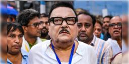 Read more about - ED Raid-Madan Mitra | বিধায়ক মদন মিত্রের ফ্ল্যাটে ইডি হানা, সাতসকালে পুর দুর্নীতি মামলায় শহরের ৮ জায়গায় চলছে তল্লাশি