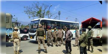 Read more about - Manipur Violence | মনিপুরে ফের অশান্তি, পুলিশ-কুকি জনজাতি সংঘর্ষে মৃত ১, বন্ধের ডাক এলাকায়, মোতায়েন সেনা