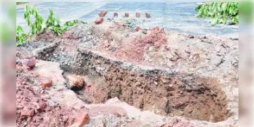 Read more about - কলকাতায় আগামী সাড়ে ৩ মাস বন্ধ থাকবে রাস্তায় খোঁড়াখুঁড়ি কাজ, কড়া নির্দেশিকা জারি করলো পুরসভা