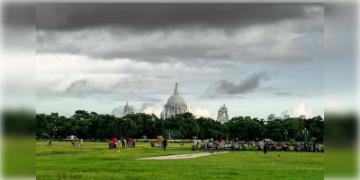 Read more about - West Bengal Weather | স্বাভাবিকের থেকে ৬ ডিগ্রি সেলসিয়াস নীচে কলকাতার তাপমাত্রা! ঘূর্ণাবর্তের জেরে রাজ্যের বেশ কয়েক জেলায় রয়েছে বৃষ্টির সম্ভাবনাও!