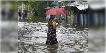 Read more about - WB Weather | রাখিতে পূর্ণিমাতেও ঝেঁপে বৃষ্টির পূর্বাভাস, বাড়ছে নিম্নচাপের সম্ভাবনা!