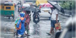 Read more about - Weather Update | মরশুমের প্রথম কালবৈশাখীর জের, একধাক্কায় কমল শহর কলকাতার তাপমাত্রা