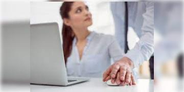 Read more about - Madras High Court | 'মহিলা সহকর্মীর গা ঘেঁষে দাঁড়ানোও যৌন হেনস্থা' রায় মাদ্রাজ হাইকোর্টের বিচারপতির