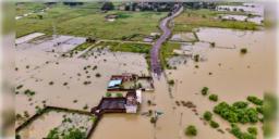 Read more about - Uttar Pradesh | বন্যা ও ধসে বিপর্যস্ত একাধিক রাজ্য, উত্তরপ্রদেশ ও অসমে মৃত ৯!