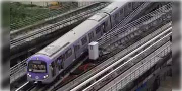 Read more about - Kolkata Metro | কলকাতাবাসীর জন্য সুখবর! পার্পেল লাইনে মেট্রোর সংখ্যা বাড়ালো মেট্রো কর্তৃপক্ষ!
