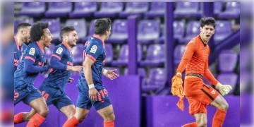 Read more about - দলের নিশ্চিত হার আটকে দিলেন গোলকিপার, মাত্র ৯৪ মিনিটে করলেন গোল