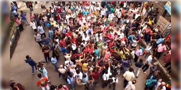 Read more about - R G Kar | ‘৫টার মধ্যে দাবি না মানলে আন্দোলন আরও জোরাল হবে’, করুণাময়ী চত্বরে বাড়ছে আন্দোলনরত জুনিয়র ডাক্তারদের ভিড়