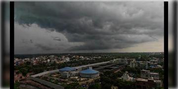 Read more about - Weather Update | বর্ষার বিদায়বেলায় দক্ষিণবঙ্গে দুর্যোগের মেঘ, ভারী বৃষ্টির পূর্বাভাস দিল আবহাওয়া দফতর!