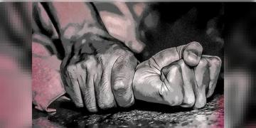 Read more about - Suri | আদিবাসী প্রৌঢ়াকে জঙ্গলের মধ্যে গণধর্ষণ, থেঁতলে দেওয়া হলো মুখ! আতঙ্ক সিউড়িতে