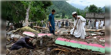 Read more about - Pakistan | পাকিস্তানে মৃত্যুপুরী! জুন থেকে হয়ে চলেছে লাগাতার বৃষ্টি! হড়পা বান-ভূমিধসে মৃত ৬৫৭!