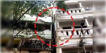 Read more about - Tangra | এবার হেলে গেলো ট্যাংরার নির্মীয়মাণ বাড়ি! গ্যাপ নেই দুটি বহুতলের মাঝে! আতঙ্ক ছড়িয়েছে এলাকায়