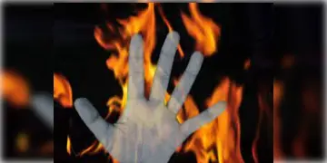 Read more about - Odisha | পুরীতে নৃশংস ঘটনা, গায়ে পেট্রোল ঢেলে জীবন্ত জ্বালানো হলো বছর ১৫র  নাবালিকাকে!