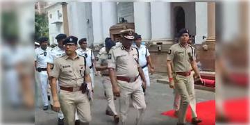 Read more about - Kolkata Police | রাজ্য ও কলকাতা পুলিশে বড়সড় রদবদল, ২৩ জন শীর্ষ আধিকারিকের দায়িত্ব পরিবর্তন!