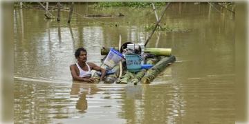 Read more about - Assam Flood | বন্যায় বিপর্যস্ত অসম, মৃতের সংখ্যা বেড়ে দাঁড়িয়েছে ৬১! ত্রাণ শিবিরে আশ্রয় নিয়েছেন ৩.১৫ লক্ষের বেশি মানুষ!