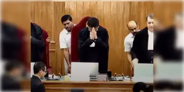 Read more about - CJI Chandrachud । 'আমি ক্ষমাপ্রার্থী', কর্মজীবনের শেষদিনে আবেগঘন প্রধান বিচারপতি ডিওয়াই চন্দ্রচূড়! কী কী গুরুত্বপূর্ণ রায় দিয়েছিলেন তিনি?