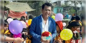 Read more about -   দুস্থ শিশুদের সঙ্গে মাতলেন ‘ভিঞ্চি দা’! ৪৮তম জন্মদিন সেলিব্রেট রুদ্রনীল ঘোষের
