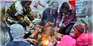 Read more about - Weather Update | জানুয়ারিতেই শীত-বিদায়? একনজরে কলকাতার আজকের আবহাওয়া আপডেট