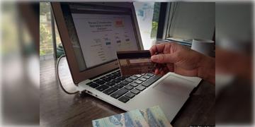 Read more about - Credit Card | ‘বাই নাউ পে ল্যাটার’ স্কিমে পণ্য কেনার জেরে ভারতে বাড়ছে ক্রেডিট কার্ডে বকেয়া ঋণের পরিমাণ