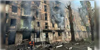 Read more about - Ukraine-Russia | শান্তিচুক্তিতে 'না' জ়েলেনস্কির, শনিতে ইউক্রেনে লাগাতার মিসাইল হামলা রাশিয়ার