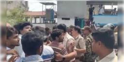 Read more about - Siliguri | ফলাফল ঘোষণার পরেই উত্তেজনা ছড়িয়ে পড়ার আশঙ্কা, কড়া ব্যবস্থা নিলো পুলিশ কমিশনারেট!