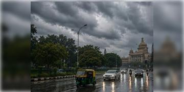 Read more about - Weather Update | বিক্ষিপ্ত বৃষ্টি শহর কলকাতায়, একনজরে আজকের আবহাওয়া আপডেট