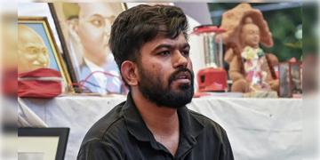Read more about - Abhijeet Dipke | ঝাড়খণ্ডের ছাত্রবিক্ষোভকে সমর্থন, ‘আন্দোলনরতদের পাশে দাঁড়াব’- বার্তা দীপকের