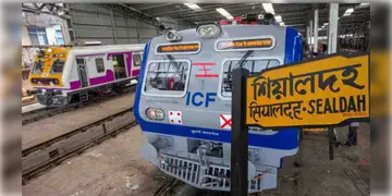 Read more about - AC Local Train | রানাঘাট থেকে শিয়ালদহ পর্যন্ত ছুটবে AC লোকাল, লোকালে উঠতে কত ভাড়া লাগবে জেনে নিন