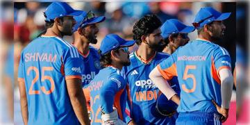Read more about - India vs England | ভয়াবহ ট্রাফিক! টসের সময় পৌঁছতেই পারলো না ভারতীয় টিম, বাদ বৈভবও!