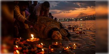 Read more about - Durga Puja 2026 | একাদশীতেও চলবে প্রতিমা নিরঞ্জন, ক্রেন নয় ব্যবহার করতে হবে ট্রলি! শহরজুড়ে পুলিশি তদারকি