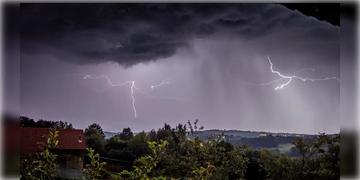 Read more about - Weather Update | বজ্রবিদ্যুৎ সহ বৃষ্টির আশঙ্কা, আজ সারাদিন কেমন থাকবে মহানগরীর আবহাওয়া? জেনে নিন