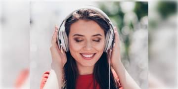 Read more about - আপনি কি অনেক্ষন  হেডফোন ব্যবহার করেন? তাহলে জানুন নিজের কী কী ক্ষতি করছেন!