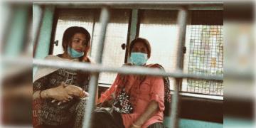 Read more about - Kumartuli Ghat Case | বিবাদের সময় ইট দিয়ে ঘাড়ে-মুখে আঘাত, পরে বঁটি দিয়ে গোড়ালি কাটে মা-মেয়ে!  কুমোরটুলি-কাণ্ডে চাঞ্চল্যকর তথ্য!