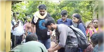 Read more about - Junior Doctor | বন্যাকবলিত পাঁশকুড়ায় স্বাস্থ্যশিবির জুনিয়র ডাক্তারদের, রোগী দেখলেন কিঞ্জল নন্দ, অনিকেত মাহাতোরা