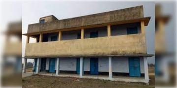 Read more about - Purulia | 'সুপ্রিম' রায়ে শিক্ষক শূন্য হলো পুরুলিয়ার আড়রা জুনিয়র হাই স্কুল!