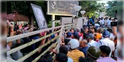 Read more about - SRFTI Incident | 'আহত পড়ুয়াদের পাশে আছি'- ক্যাম্পাসে গোলমালের পর বিবৃতি SRFTI কতৃপক্ষের