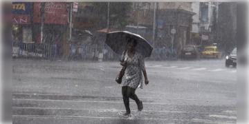 Read more about - Weather Update | কাটছে না ঘূর্ণাবর্ত, বাংলার আকাশে ফের ঘনাচ্ছে কালো মেঘ, একনজরে মহানগরের আজকের আবহাওয়া আপডেট