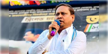 Read more about - Humayun Kabir | নওদার নির্বাচনী সভায় মঞ্চে উঠতেই 'আক্রান্ত' হুমায়ুন কবীর! আটক স্থানীয় যুবক